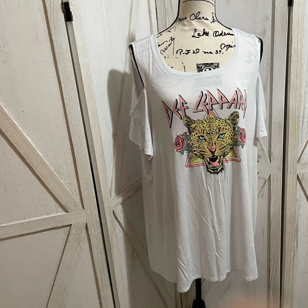 Lane bryant NWOT Def Leppard cold shoulder graphic tunic tee 18/20